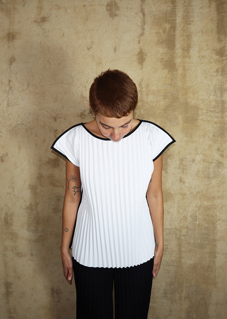 Manhattan Top - Ivory Pleats